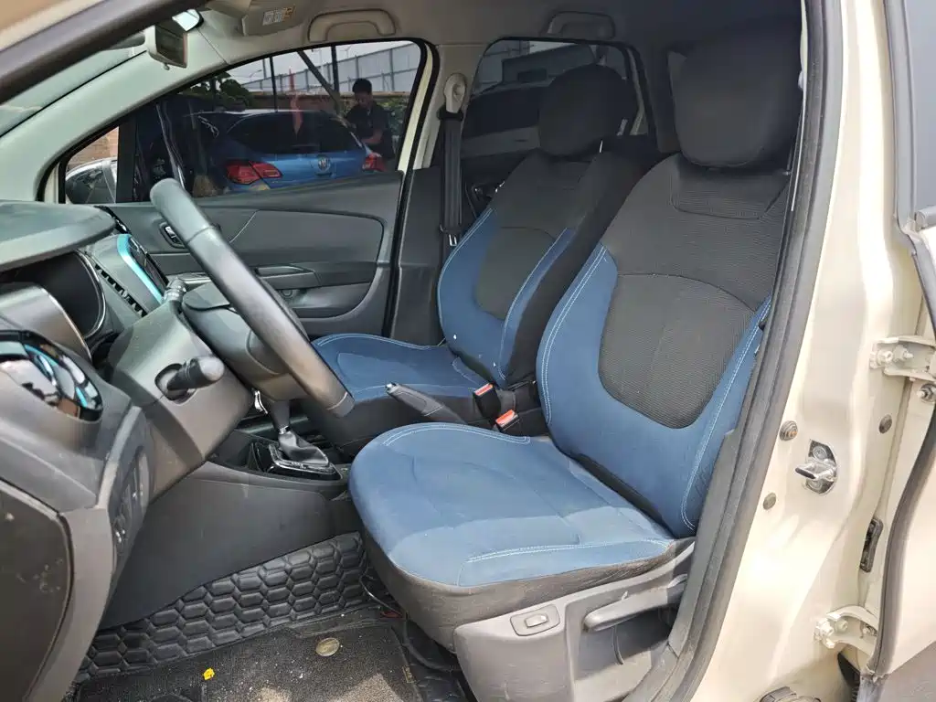 Renault Captur 2016 2015 1.2T Automatic Comfort Limited Edition