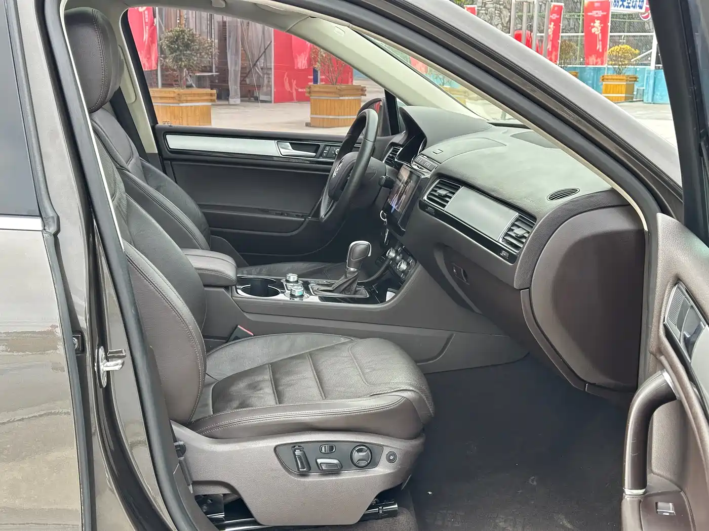 Volkswagen Touareg 2017 3.0TSI Explorer Edition фото 12