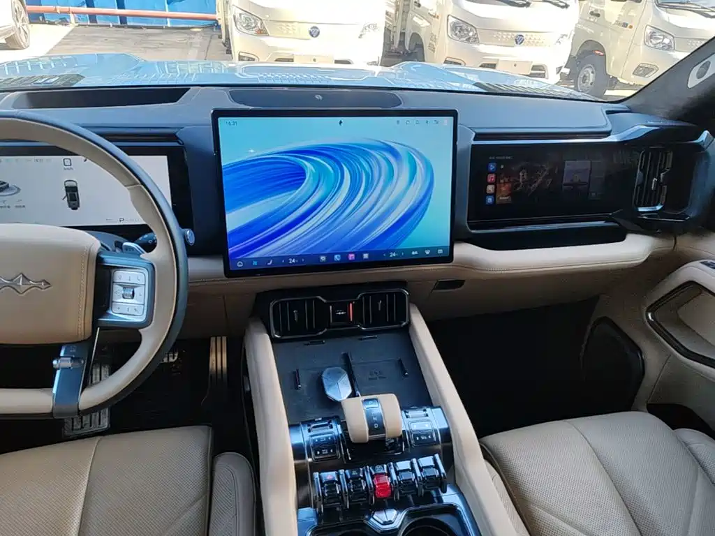 Fang Cheng Bao Leopard 8 2026 2025 Zhiyong Flagship 6-Seater