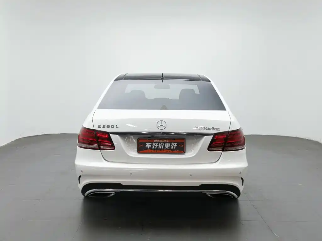 صورة 4 - Mercedes-Benz E-Class