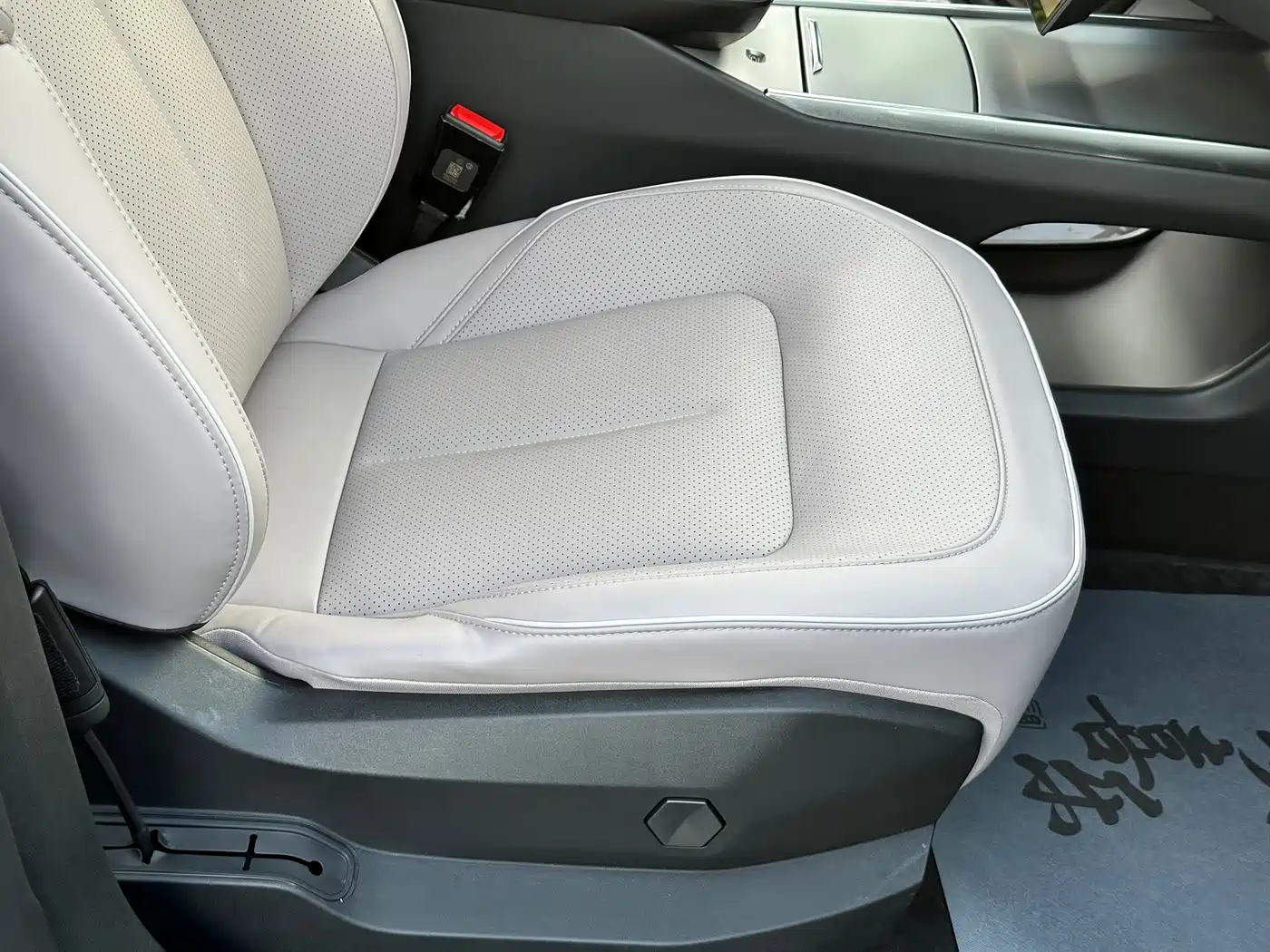 HiPhi Y 2023 2023 560km Elite Edition