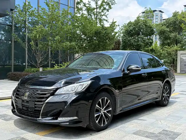  Toyota Crown 2018 2.0T Fashion Edition