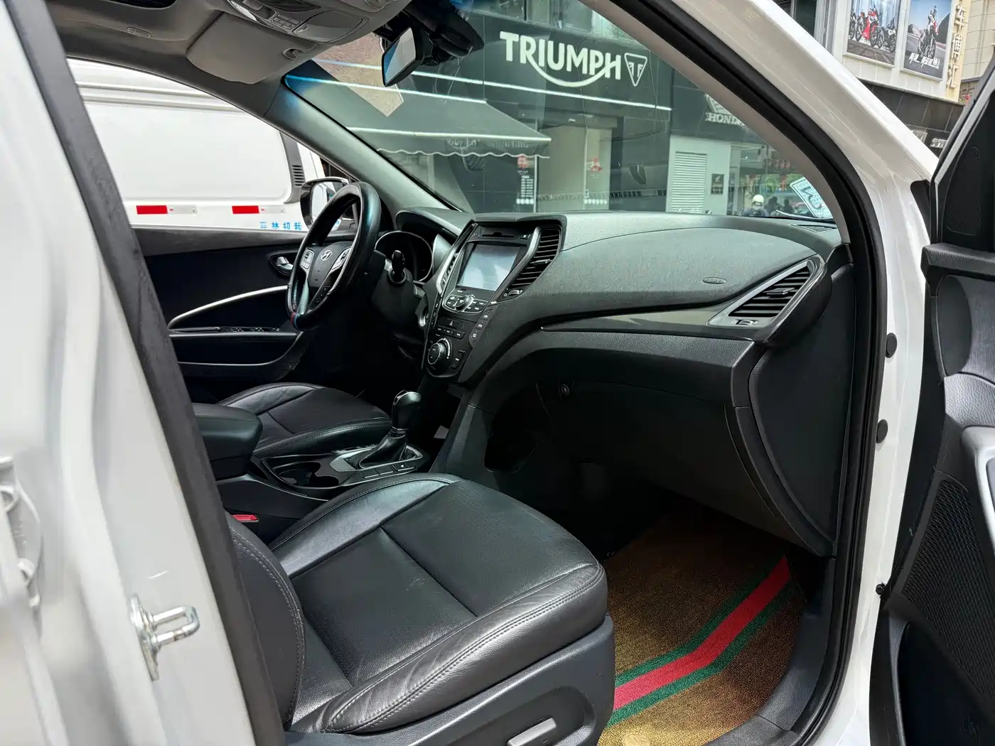 Hyundai Santa Fe 2013 Model 2.4L Automatic 4WD Smart фото 18