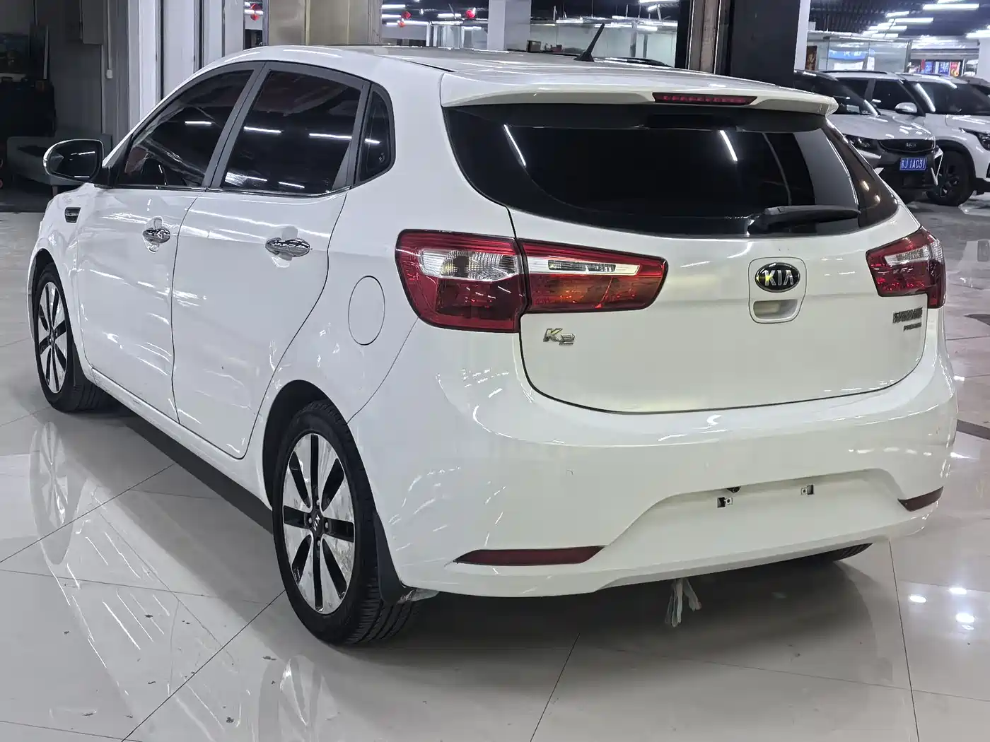 Kia K2 2012 Hatchback 1.6L AT Premium фото 6