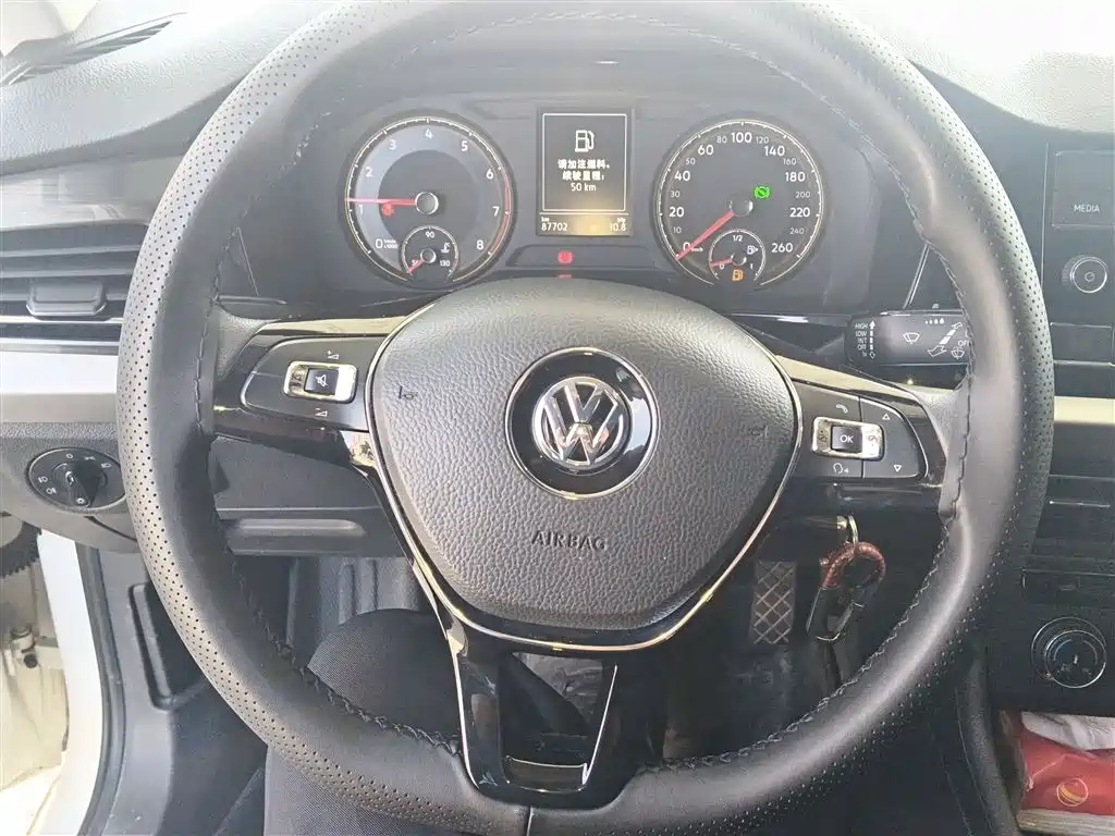 Volkswagen Lavida 2018 Hatchback 200TSI DSG Comfort Edition China V фото 7