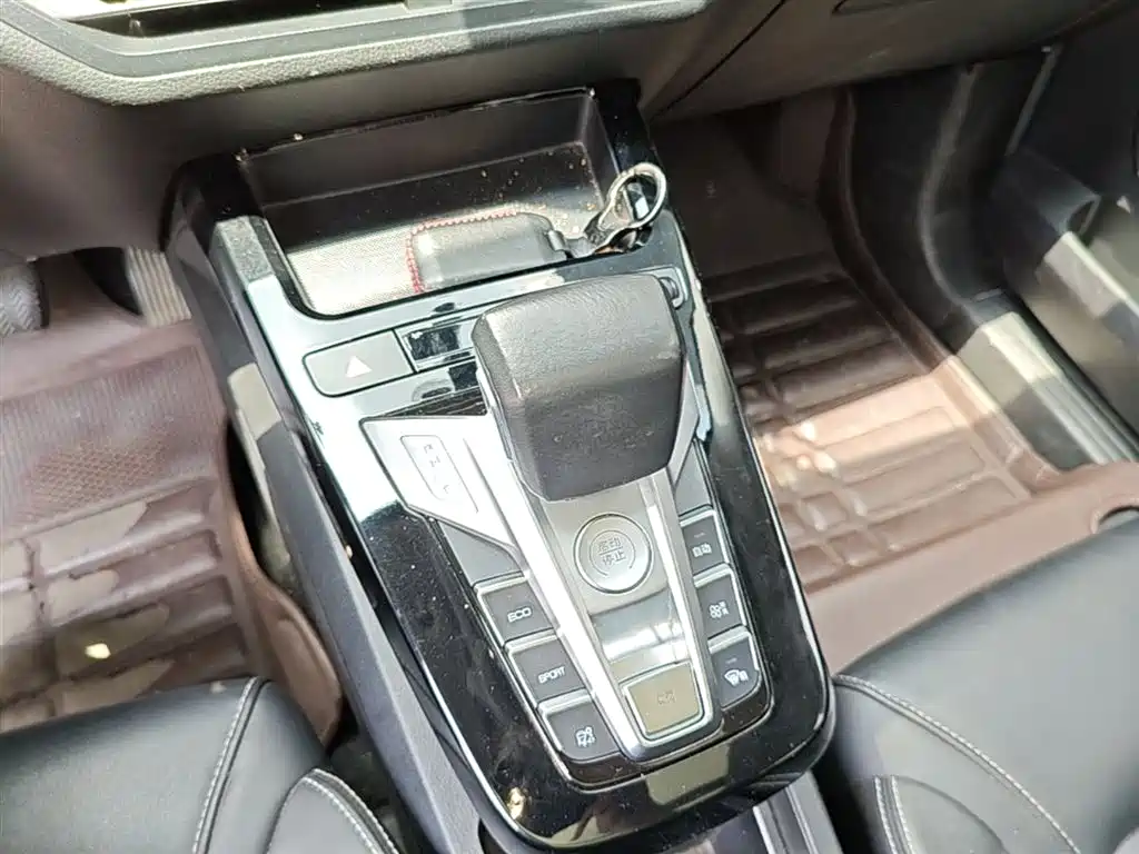 BYD Yuan New Energy 2019 EV360 Smart Connect Edition фото 13