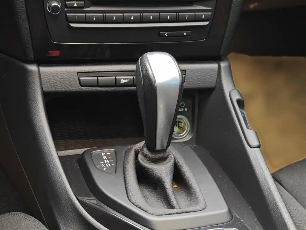 BMW X1 2013 sDrive18i Sport Design Package фото 7
