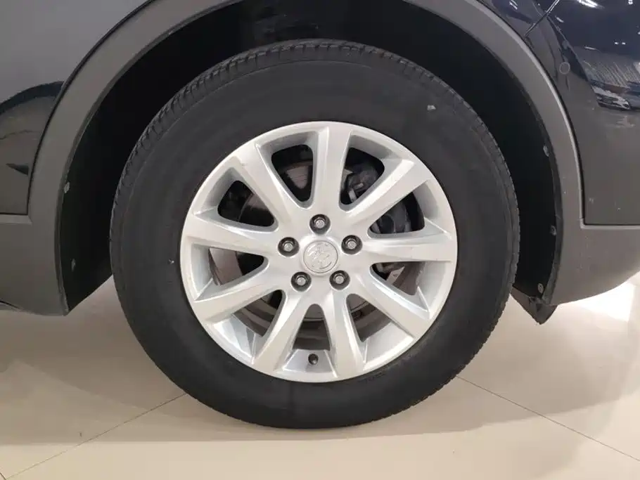 Photo 6 - Buick Envision Plus