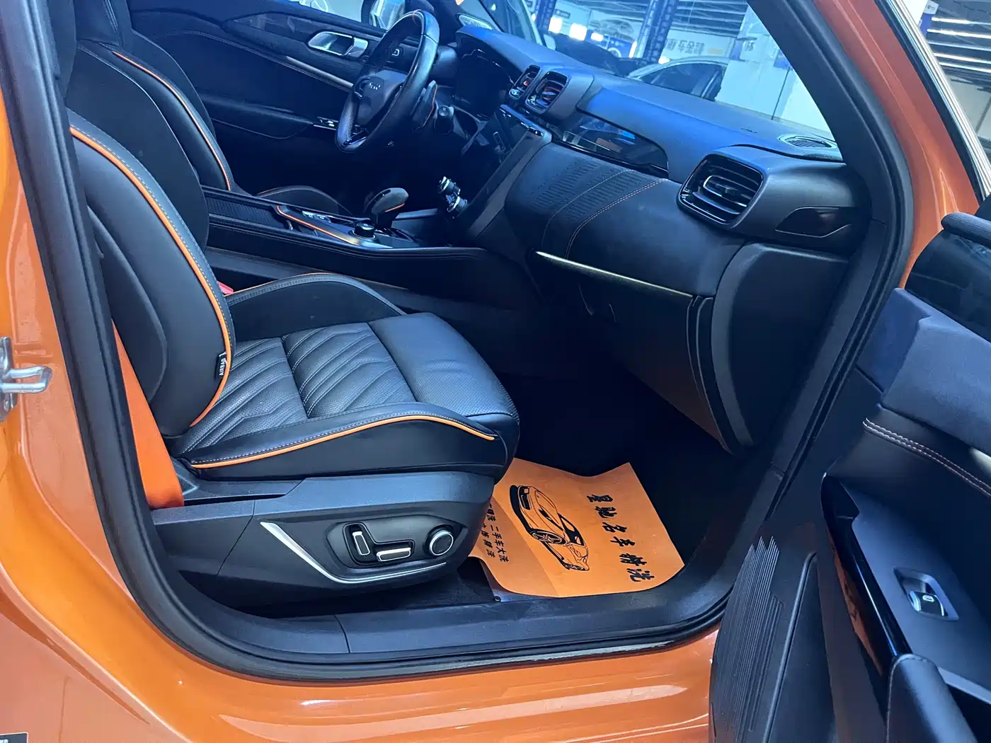 Lynk & Co 02 Hatchback 2022 2.0TD Plus фото 18