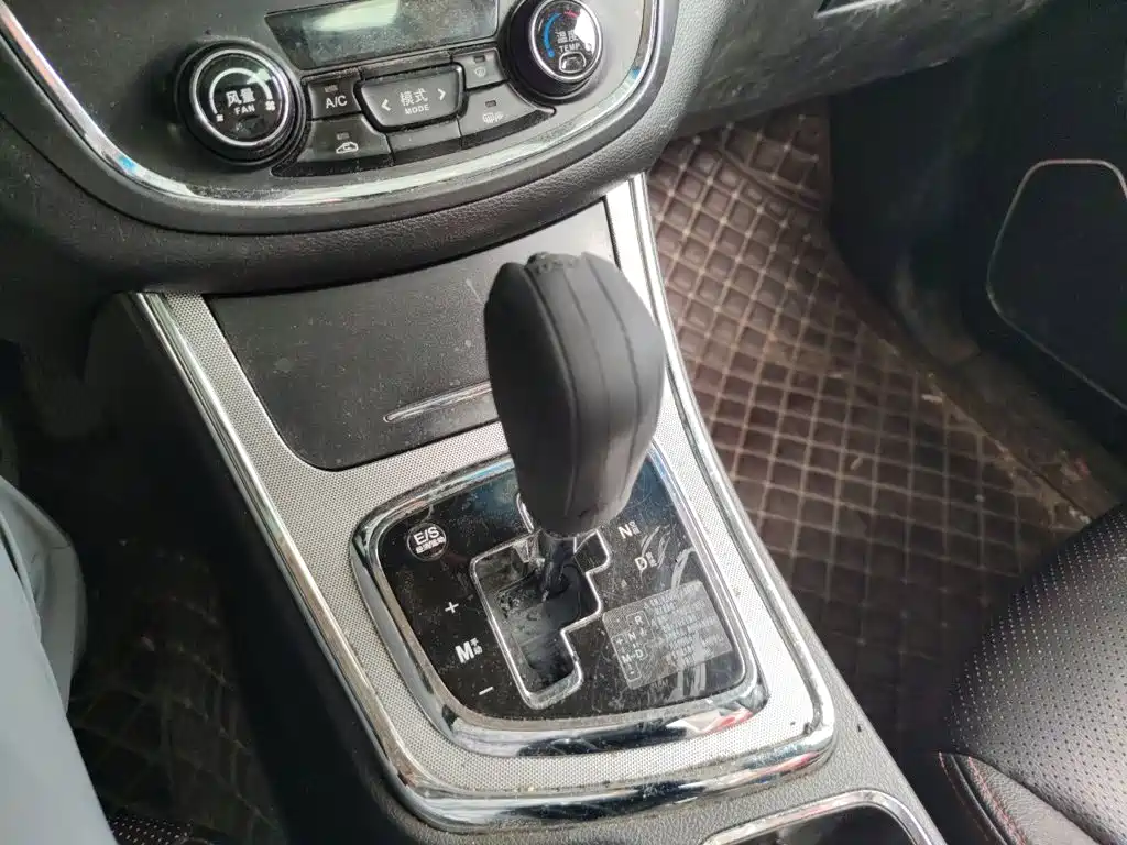 Baojun 560 2017 2016 1.8L iAMT Luxury