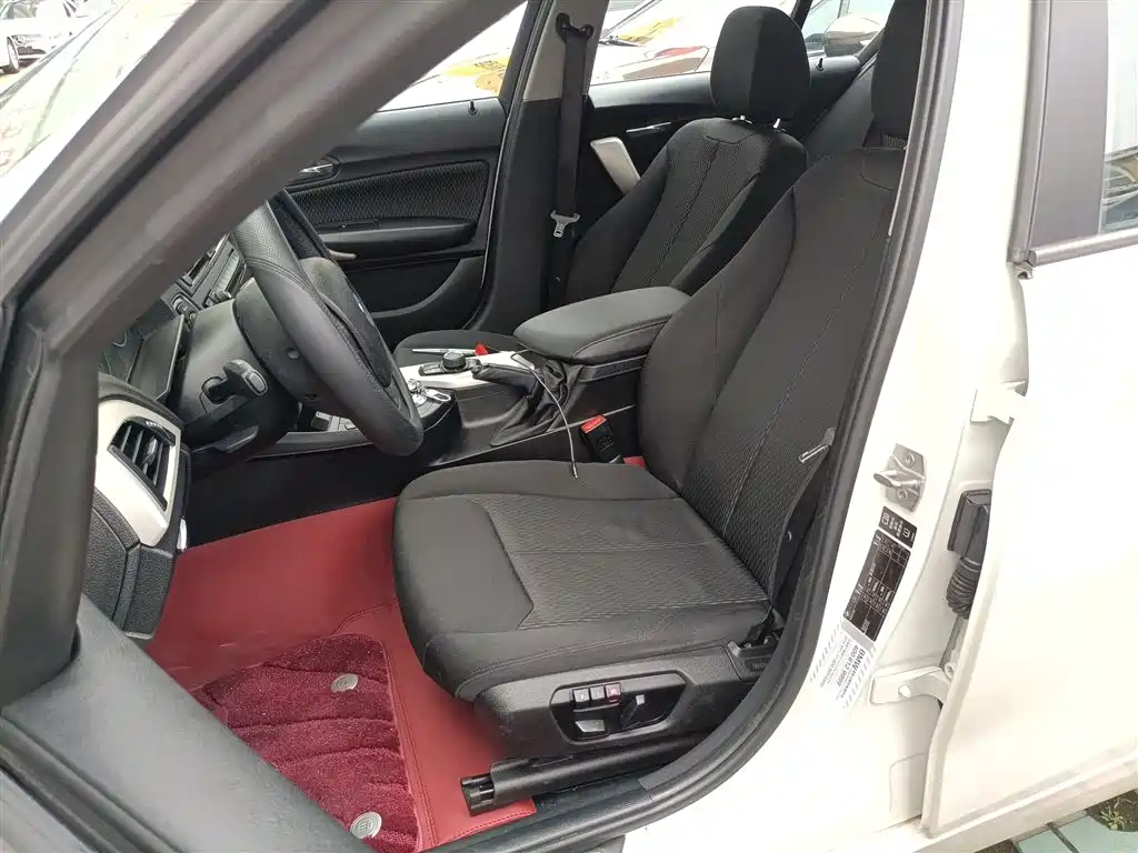 BMW 1 Series (Import) 2013 Facelift 118i Leading Model фото 15