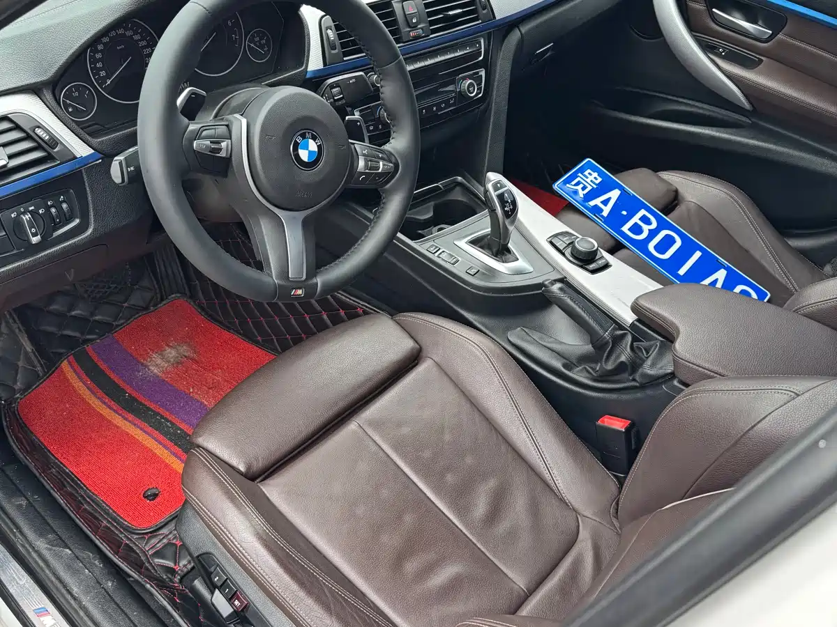 BMW 3 Series 2019 320i M Sport Package фото 12