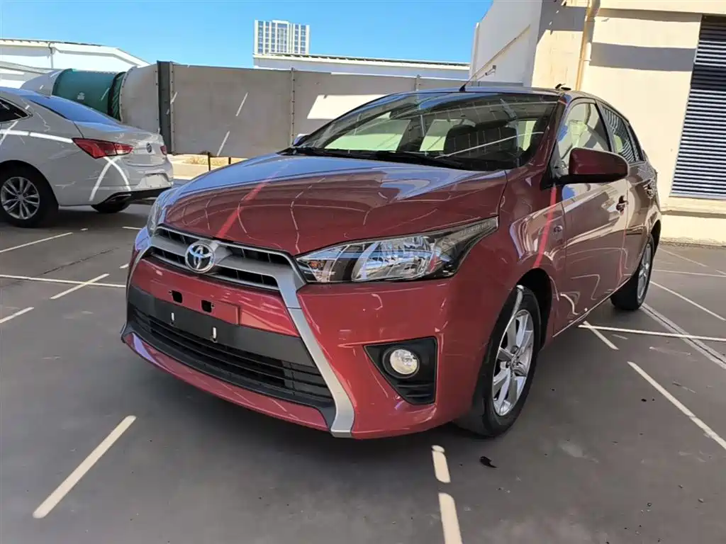 Toyota YARiS L Zhi Xuan 2015 1.5G Auto Sunroof Special Edition фото 2