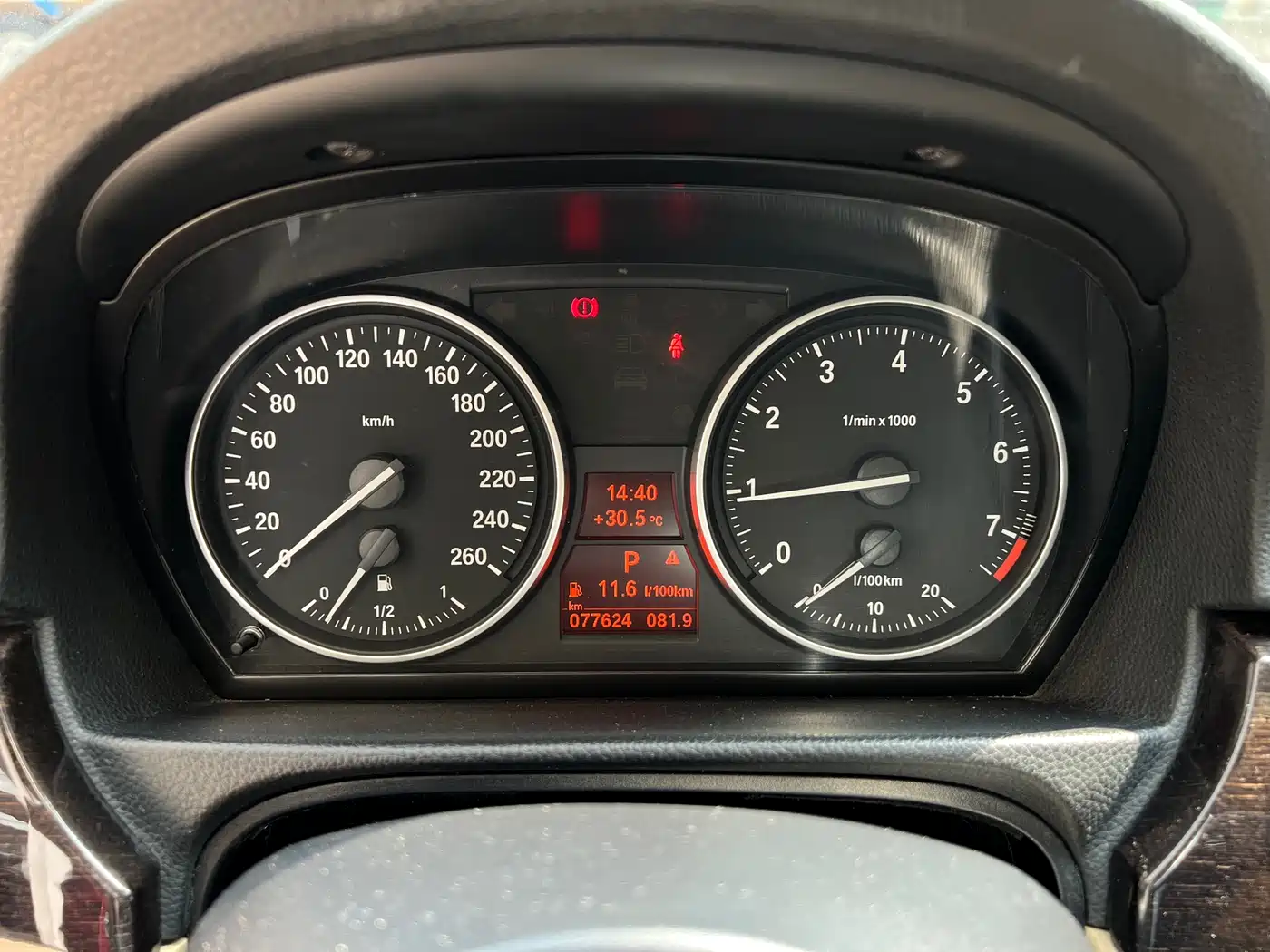 BMW 3 Series 2012 325i Luxury фото 14