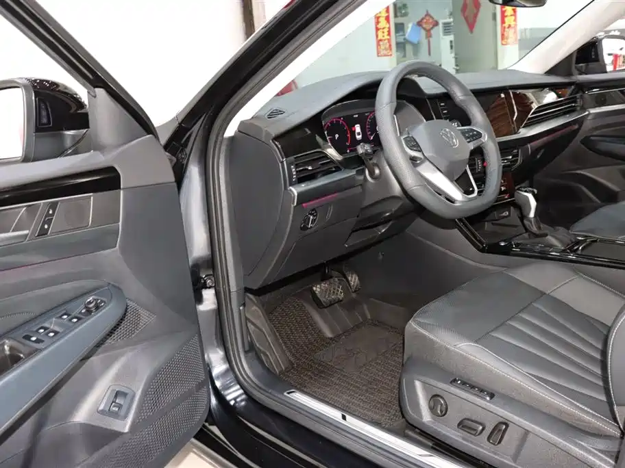 Volkswagen Passat 2025 Outstanding 380TSI Starlight Dragon Glory Edition фото 9