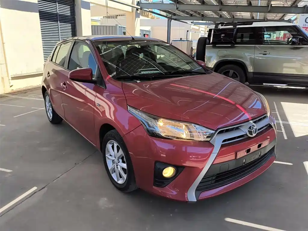 Toyota YARiS L Zhi Xuan 2015 1.5G Auto Sunroof Special Edition фото 4
