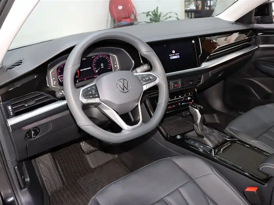 Volkswagen Passat 2025 Outstanding 380TSI Starlight Dragon Glory Edition фото 10