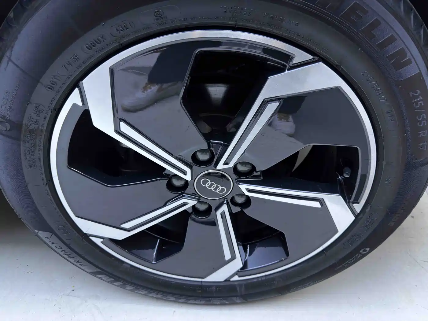 2022 Audi Q2L e-tron