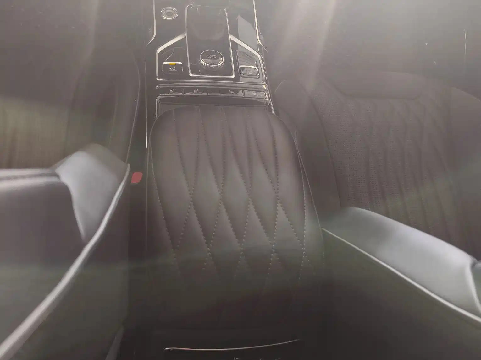 Фото 8 - Hongqi HS5
