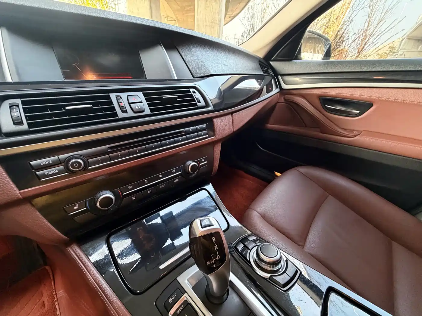 BMW 5 Series 2017 520Li Classic Edition фото 18