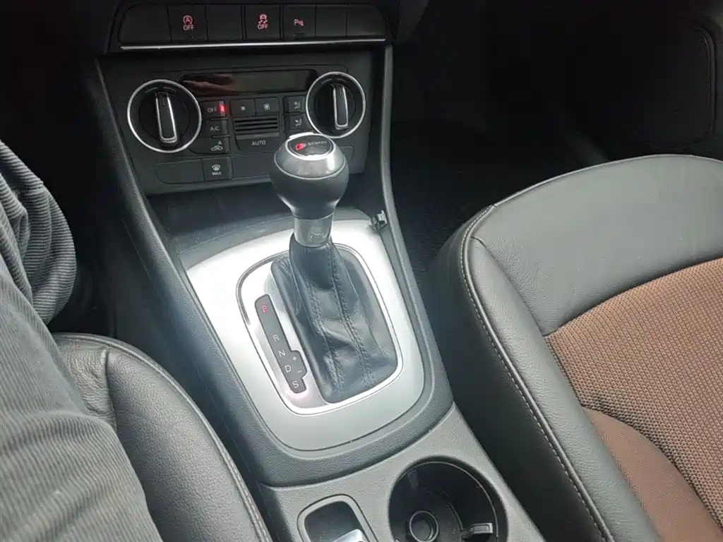Audi Q3 2018 30th Anniversary Edition 30 TFSI Fashion фото 14