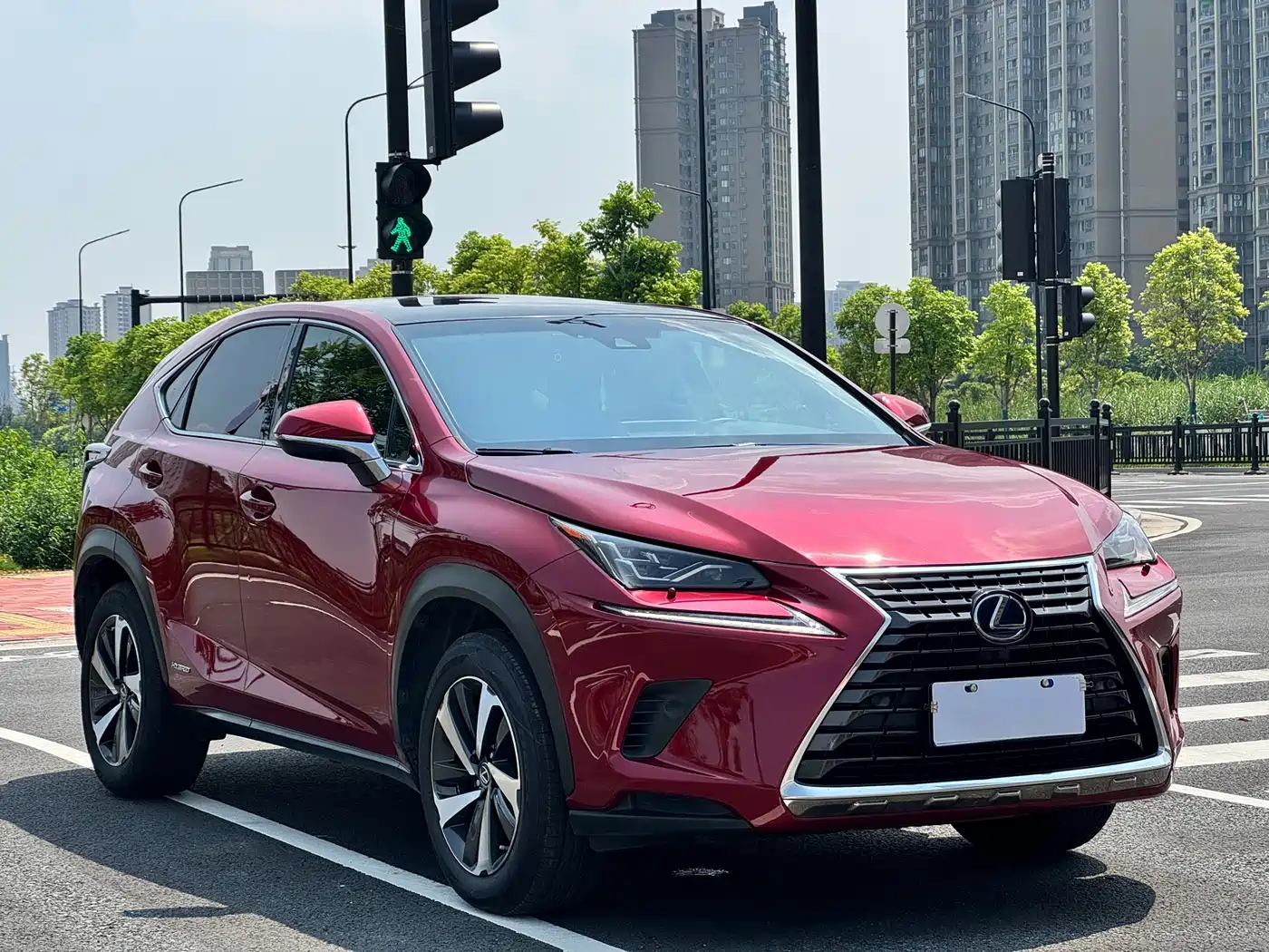 Фото 1 - Lexus NX