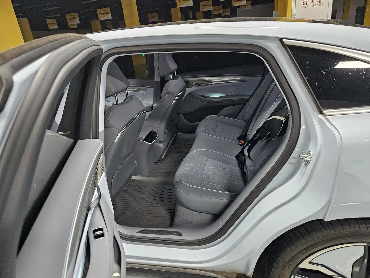 Voyah Passion 2023 2023 4WD Flagship Edition