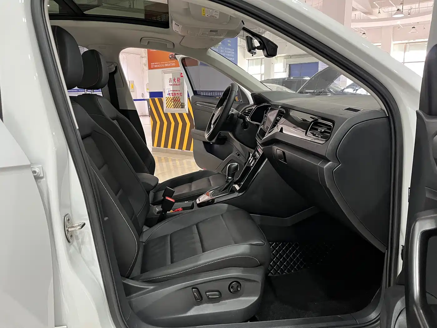 Volkswagen T-ROC 2022 280TSI DSG 2WD Comfort PLUS фото 10