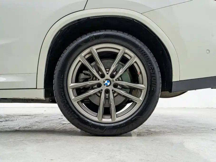 Фото 21 - BMW X4