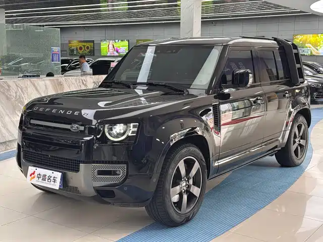 Land Rover Defender 110 3.0T P400 X-DYNAMIC HSE