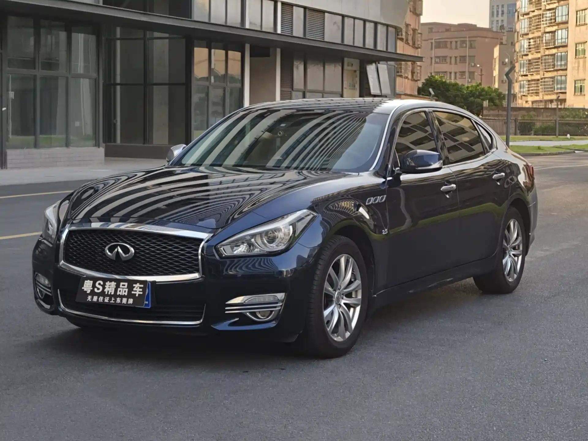 صورة 1 - Infiniti Q70
