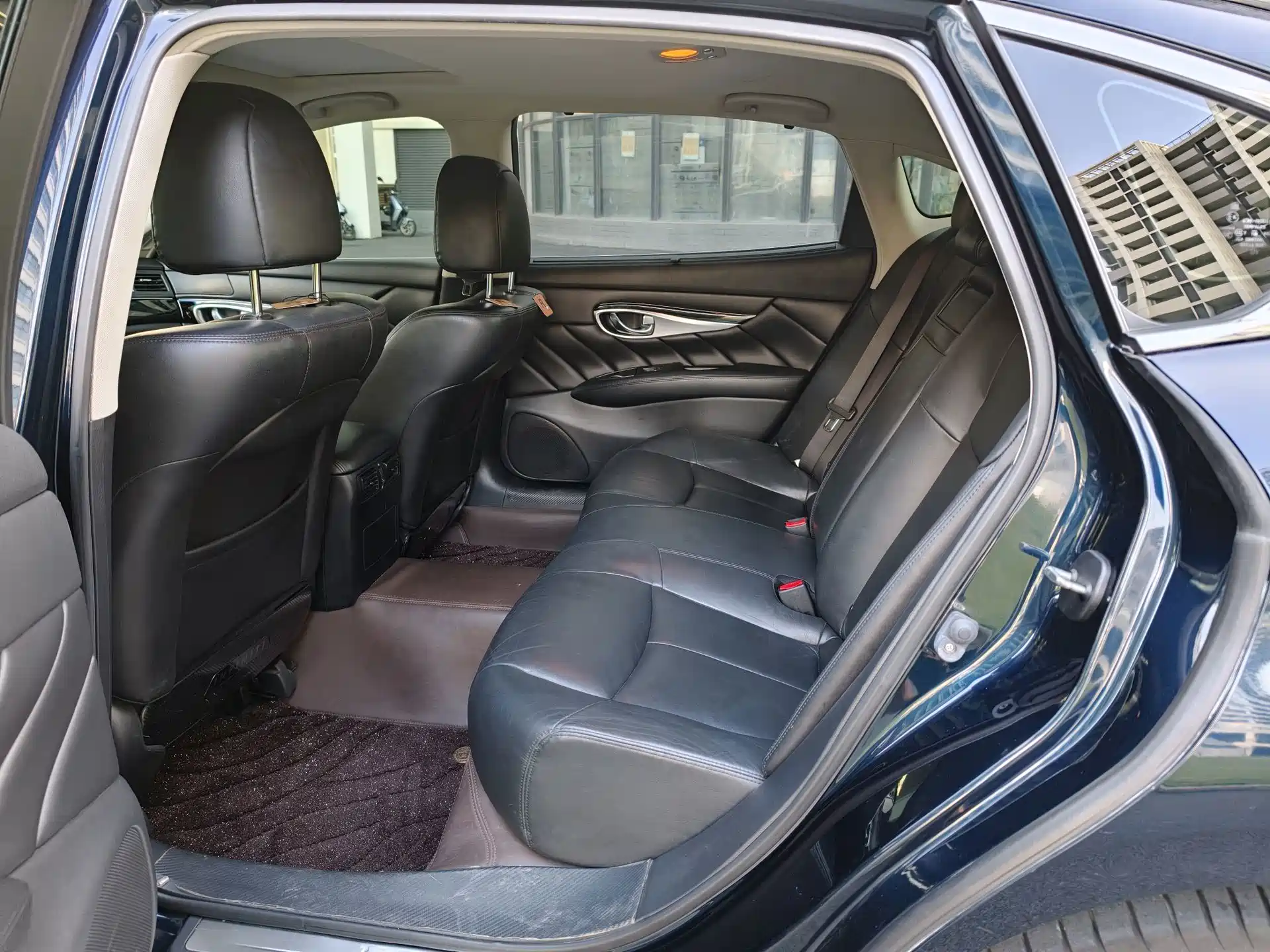 صورة 11 - Infiniti Q70