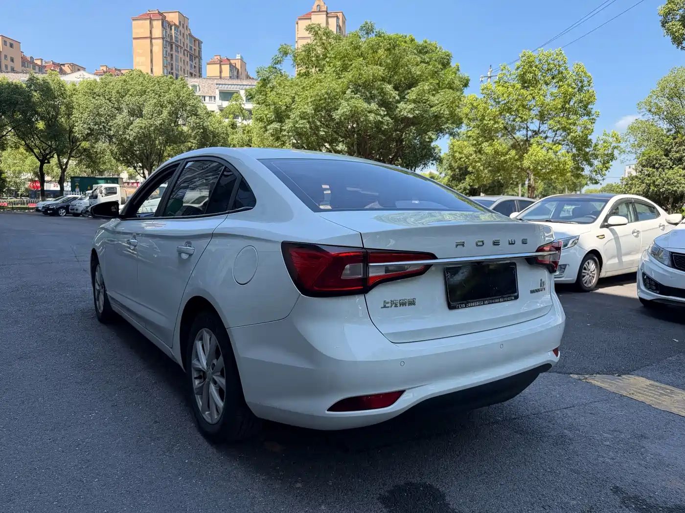Фото 5 - Roewe i5