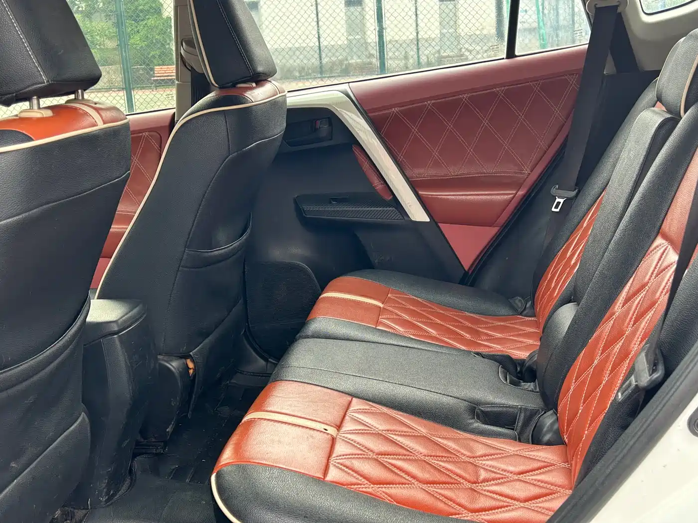 Toyota RAV4 Rongfang 2015 2.0L CVT 2WD Trend Edition фото 9
