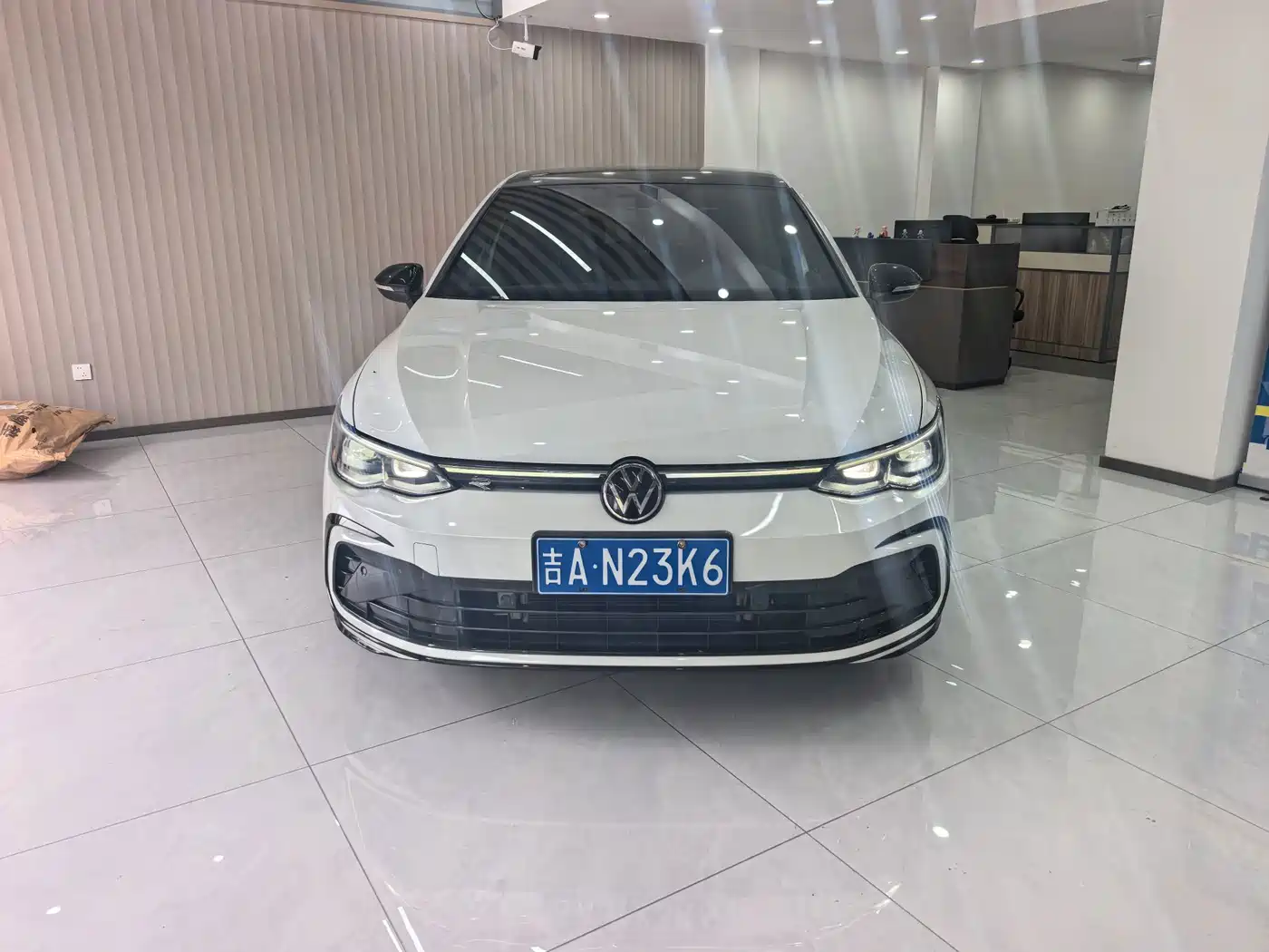 Фото 2 - Volkswagen Golf