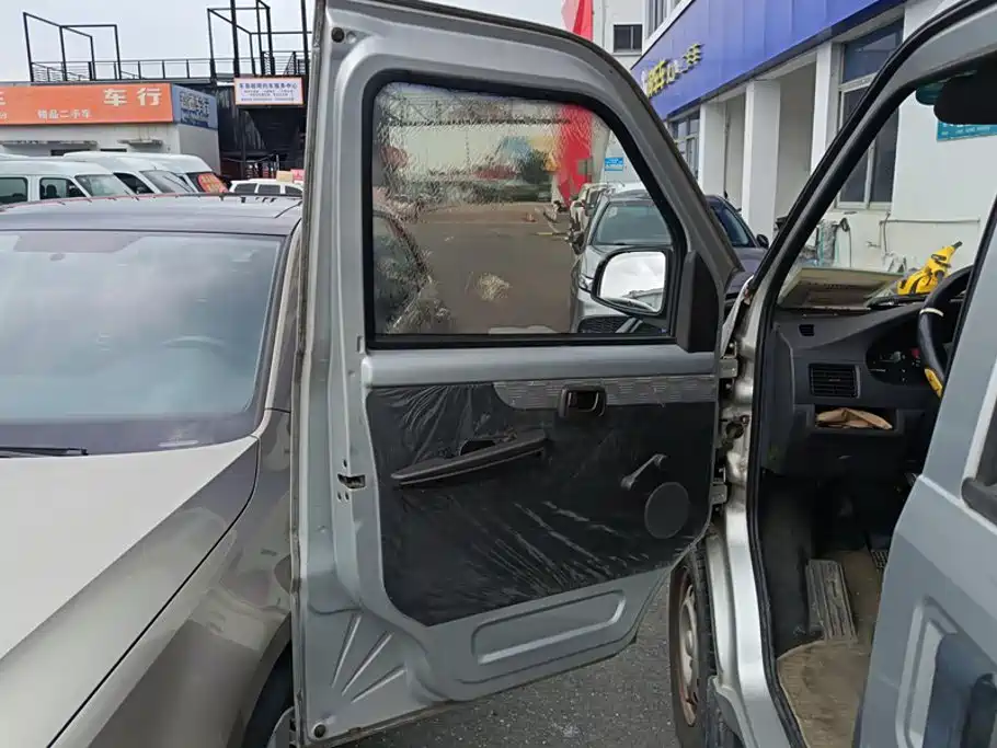 Wuling Motors Wuling Rongguang 2014 2011 1.2L Base Model