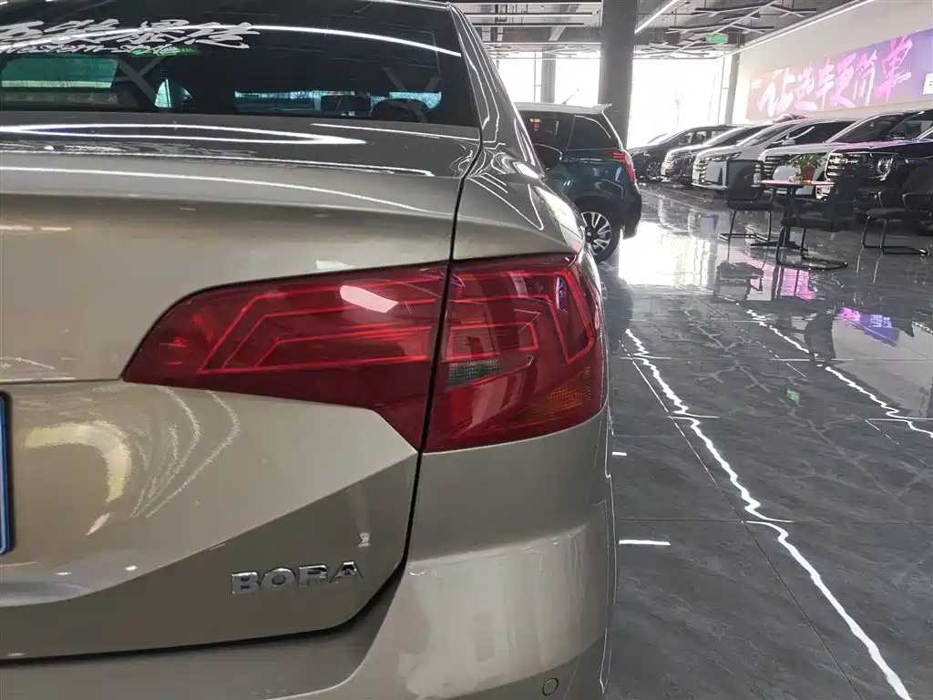 Volkswagen Bora 2018 1.5L Manual Comfort фото 8