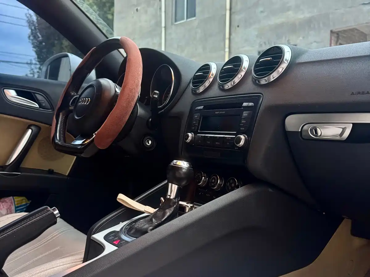 Фото 7 - Audi TT