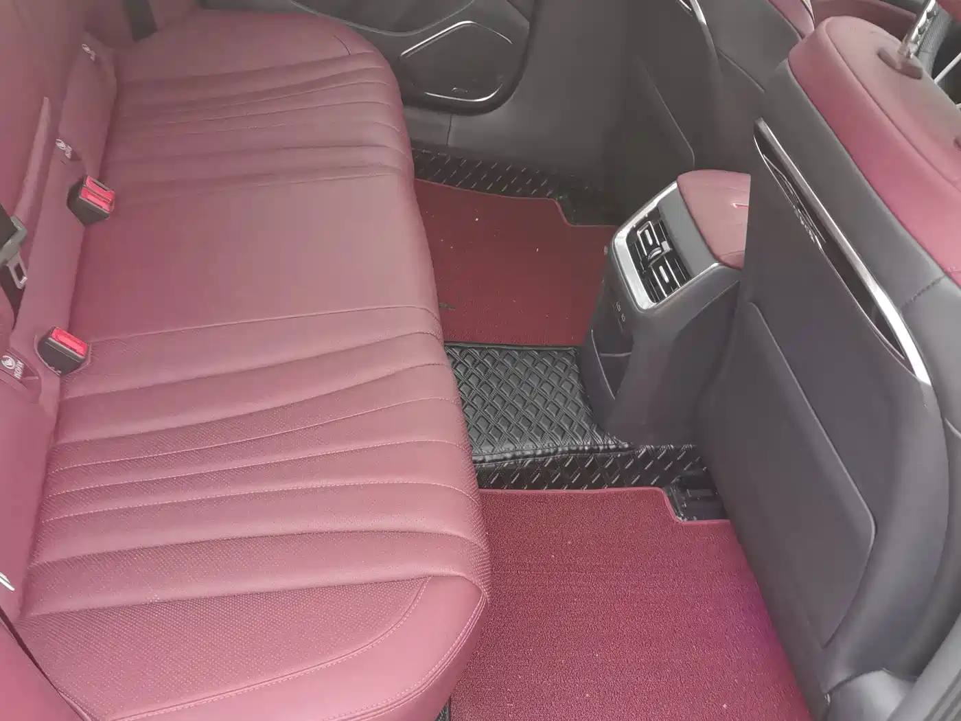 Hongqi H5 2024 1.5T DCT Smart Connect Flag Joy Edition фото 8