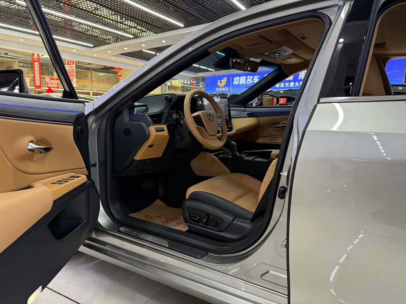 Lexus ES 2025 2025 300h Ultimate Edition