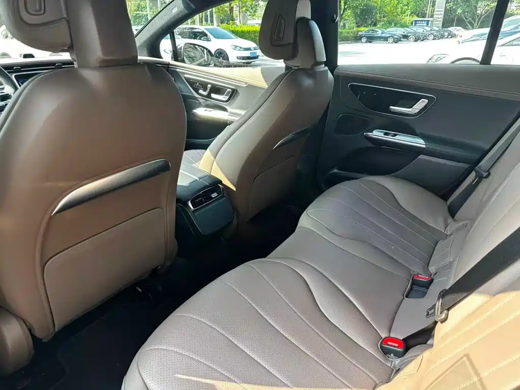 Mercedes-Benz EQE 2025 2025 Model 500 4MATIC Luxury Edition