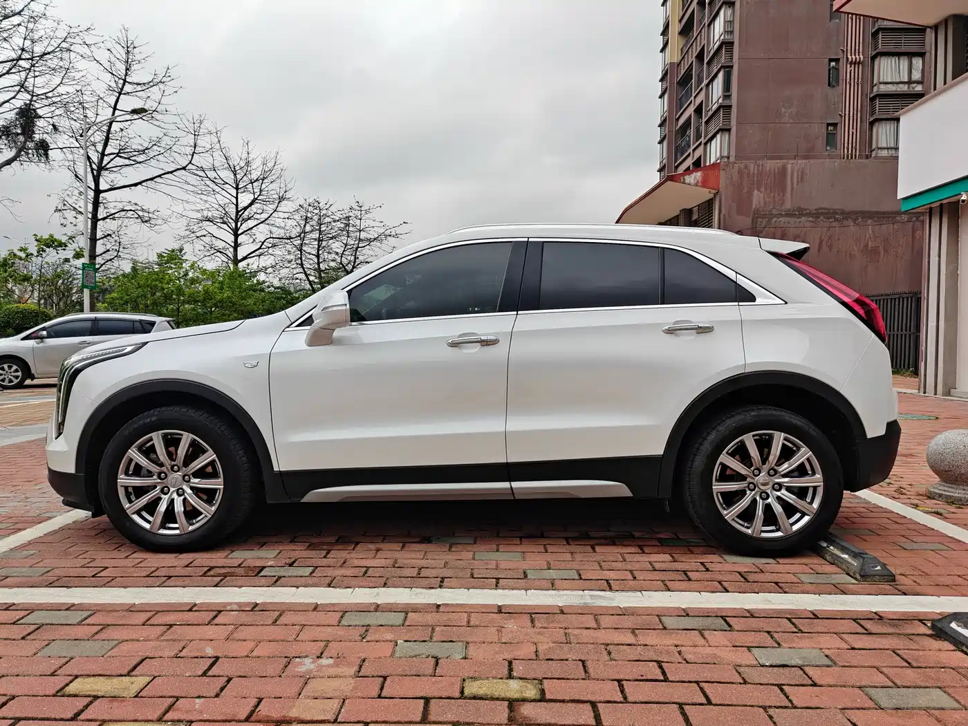 CADILLAC XT4