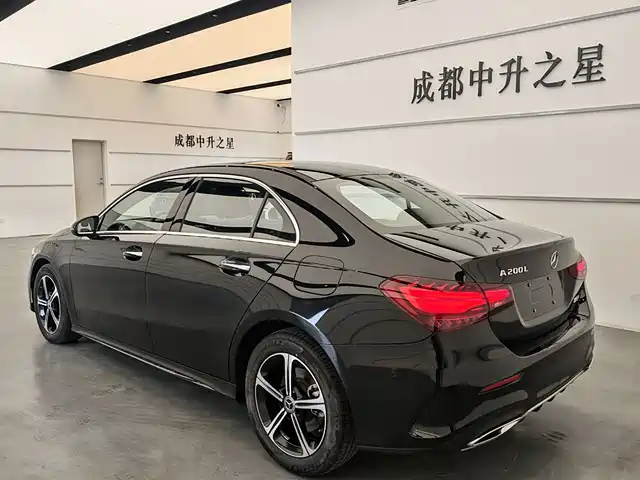 Mercedes-Benz A-Class 2024 A 200 L Fashion Edition — фото 5