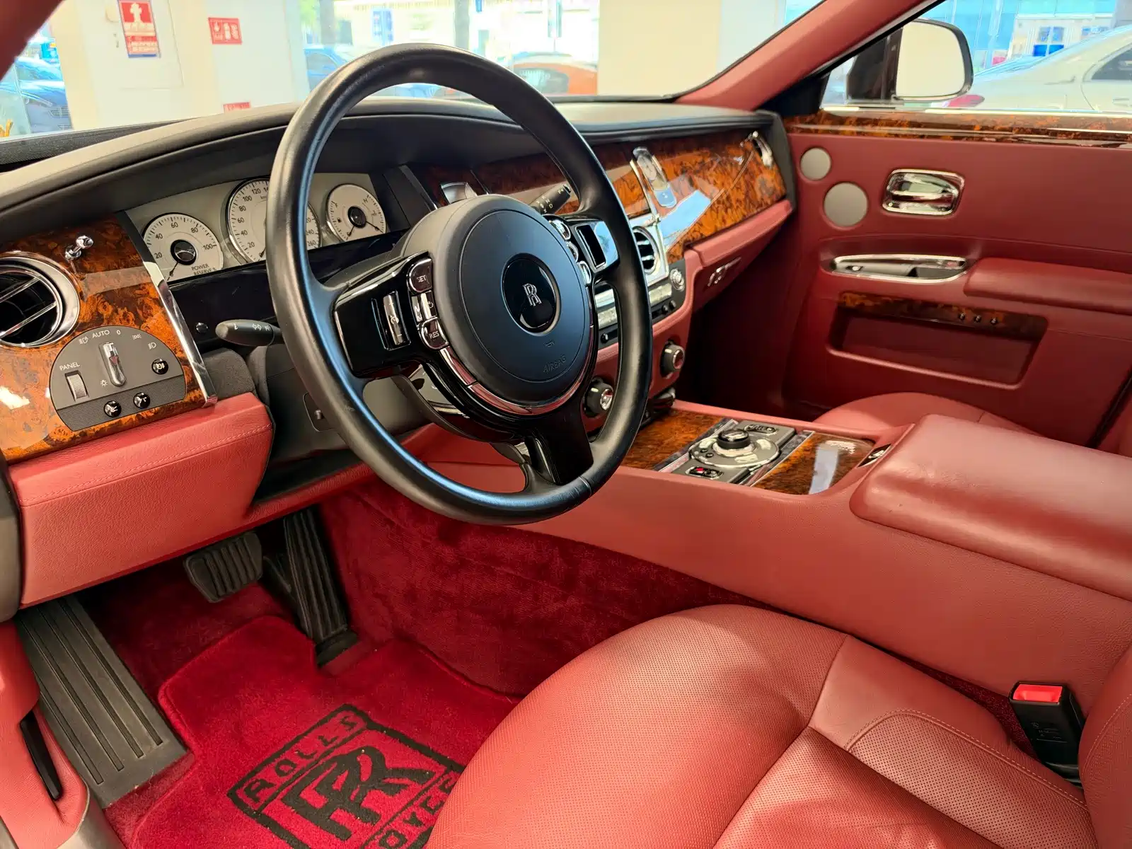 Фото 5 - Rolls-Royce Ghost