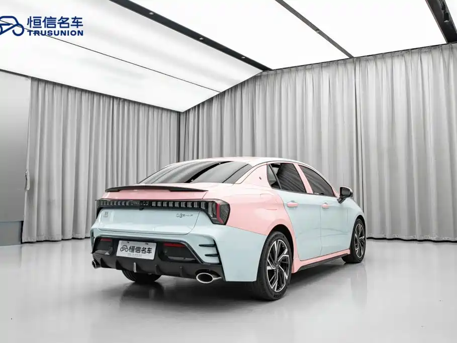 Photo 5 - Lynk & Co 03