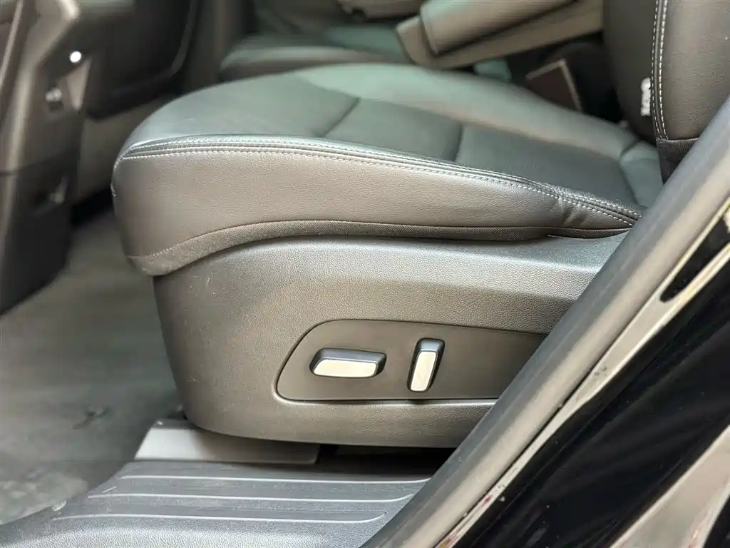 Cadillac XT6 2025 2.0T 6-Seater AWD Luxury Executive Classic фото 20
