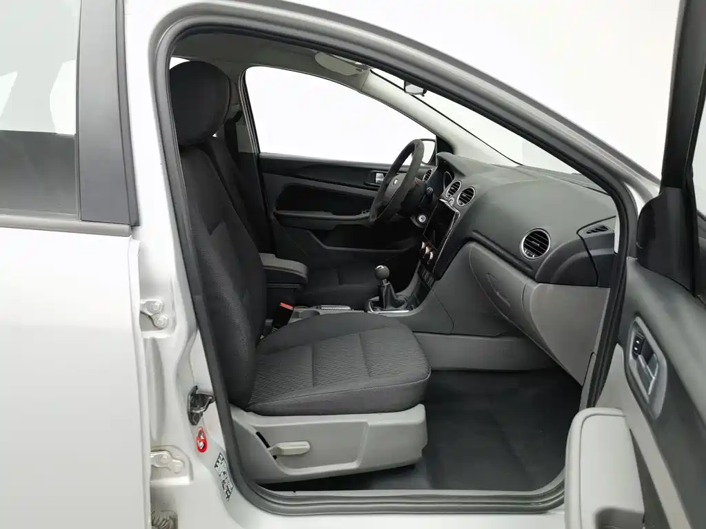Ford Focus 2010 2011 Hatchback 1.8L Manual Classic