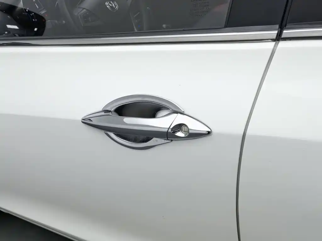 Photo 18 - Changan Eado XT