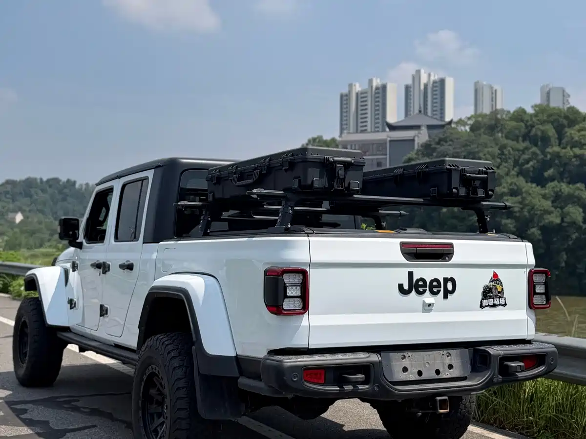 Фото 4 - Jeep Gladiator