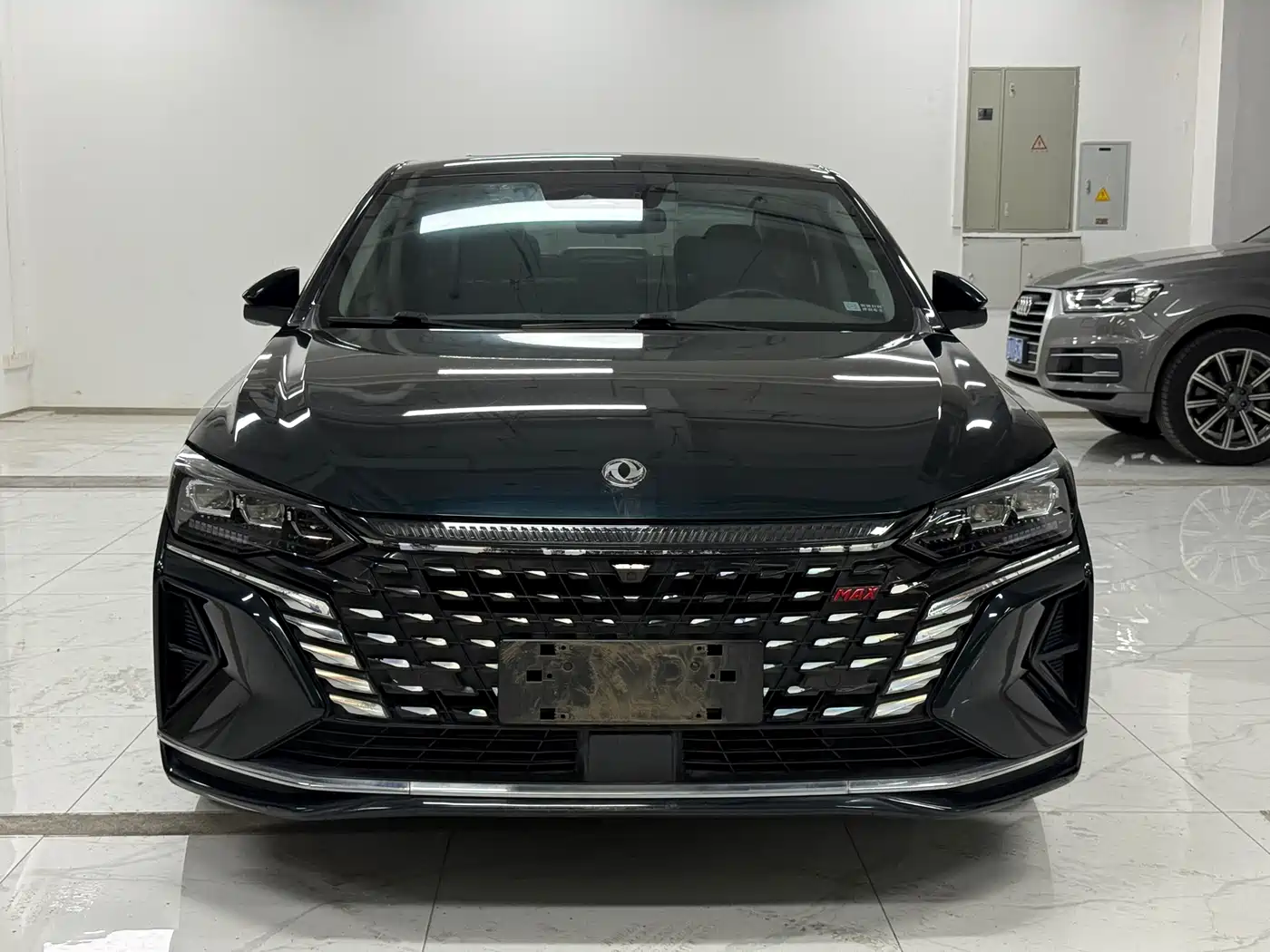 DONGFENG YI HYUN MAX